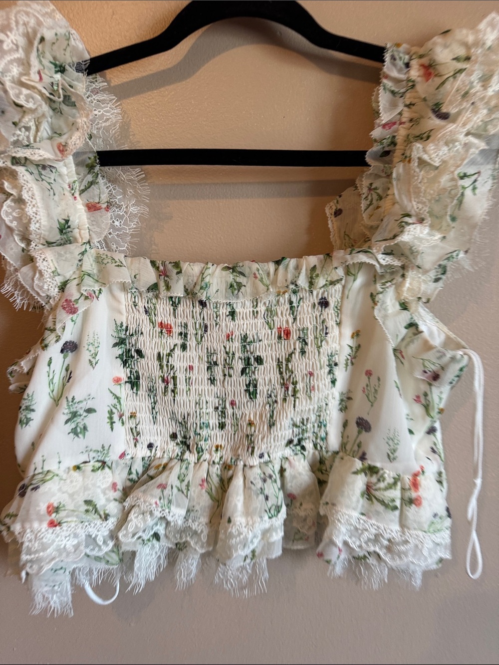 Alice + Olivia Cream Floral Lace Tie-Front Crop Top - Picture 3 of 3